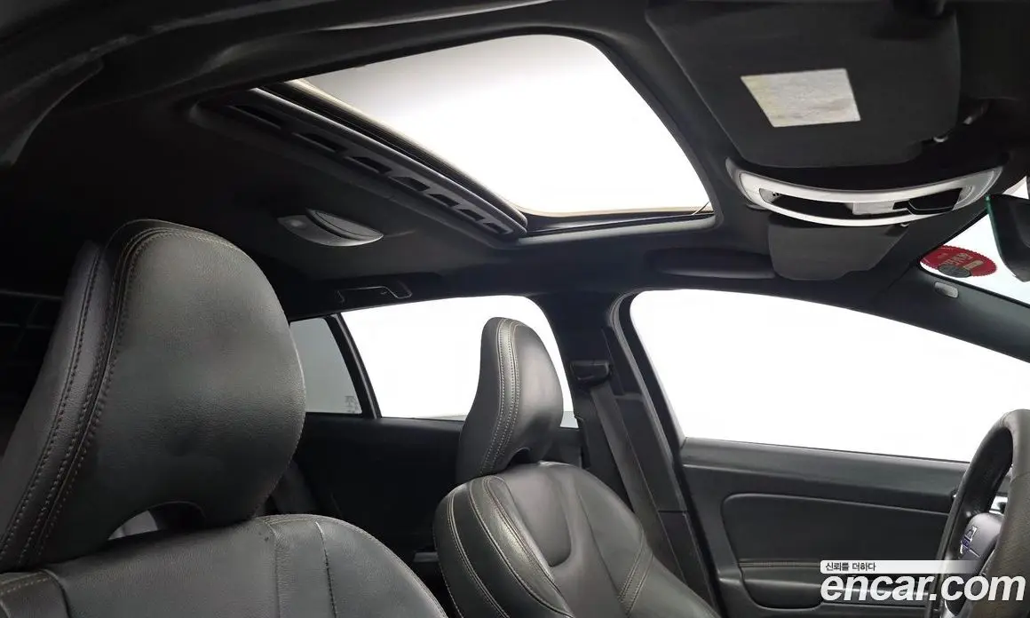 Volvo V60 2015 2.5 автомат (гидро), фото 20