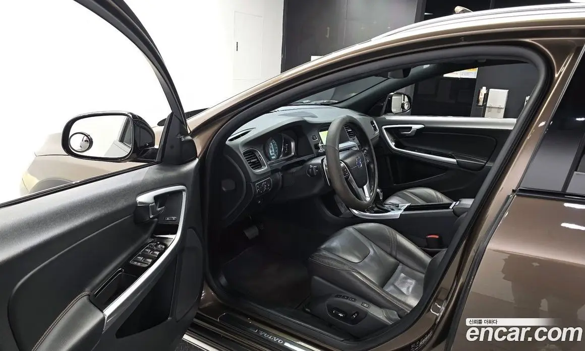 Volvo V60 2015 2.5 автомат (гидро), фото 10