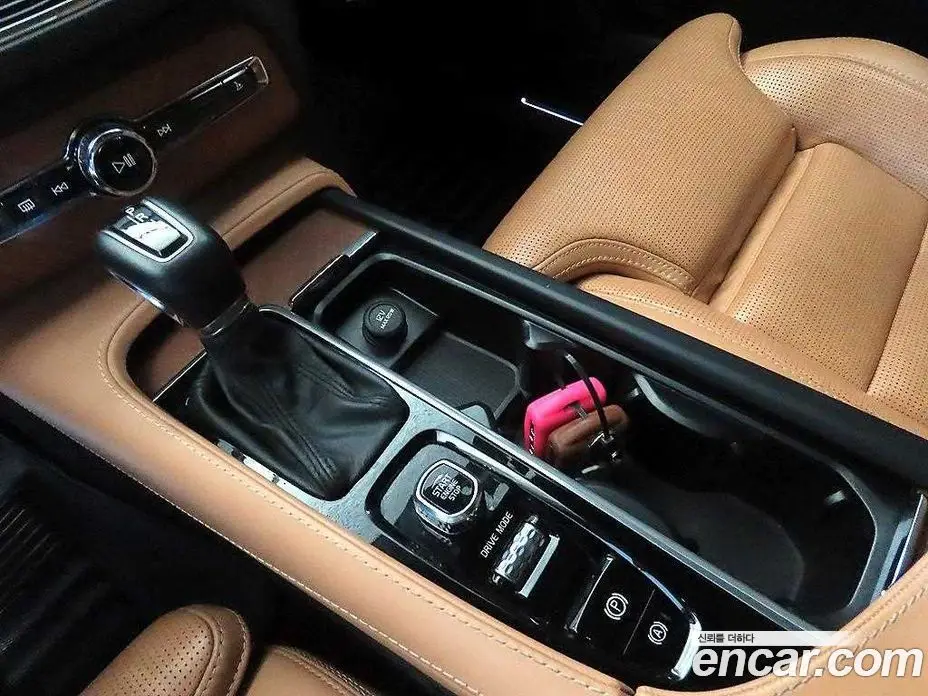 Volvo XC90 2019 2.0 автомат (гидро), фото 12