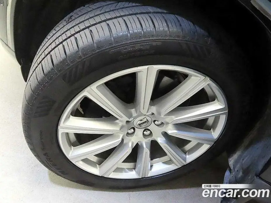 Volvo XC90 2019 2.0 автомат (гидро), фото 20