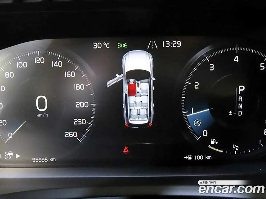 Volvo XC90 2019 2.0 автомат (гидро), фото 9