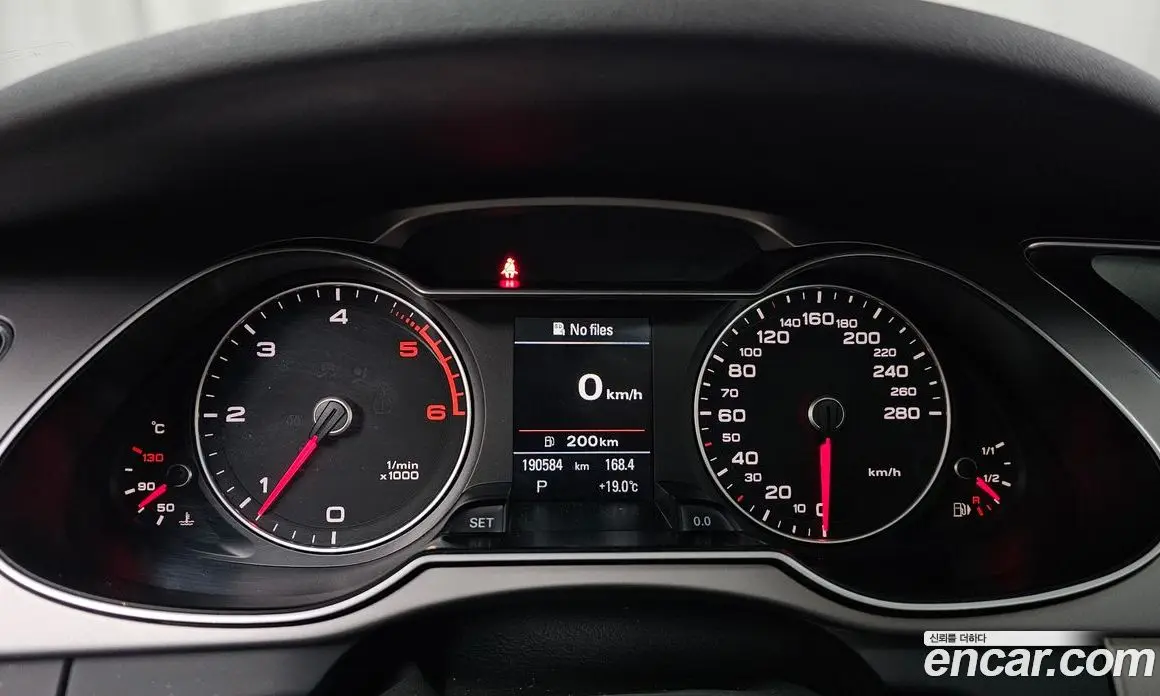 Audi A4 2014 2.0 автомат (гидро), фото 8 Audi A4 2014 2.0 автомат (гидро), фото 8