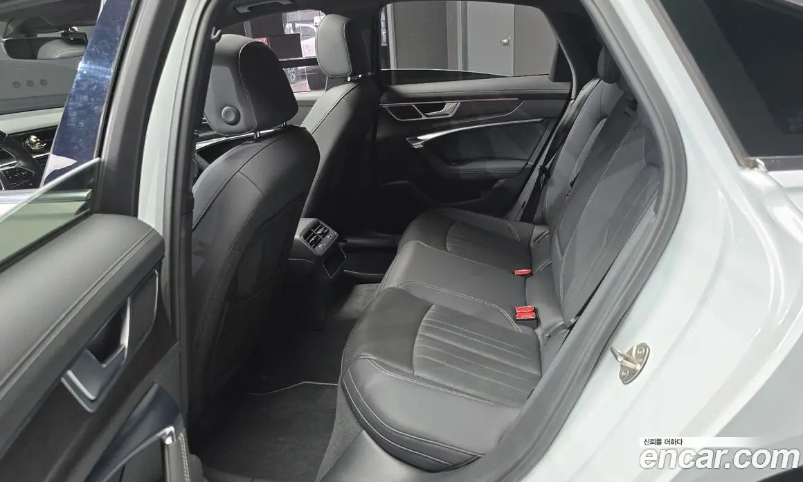 Audi A6 2021 3.0 автомат (гидро), фото 17