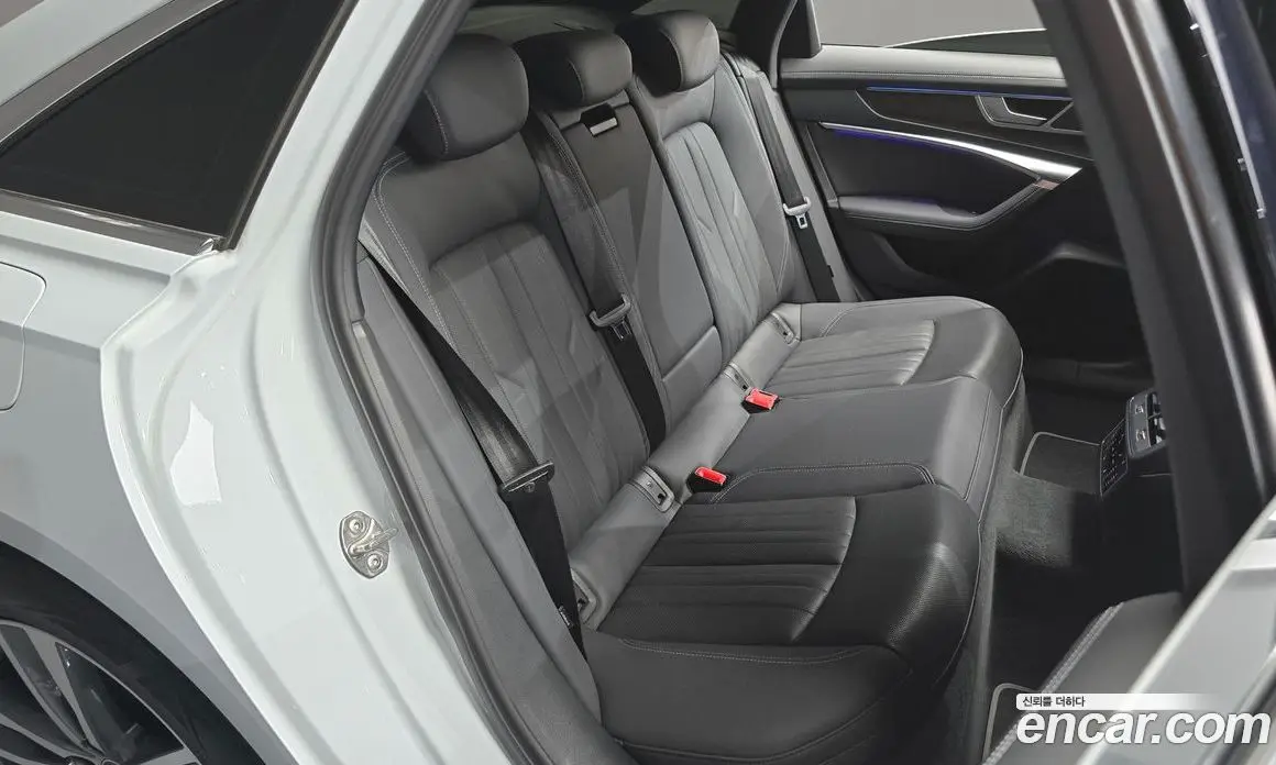 Audi A6 2021 3.0 автомат (гидро), фото 18
