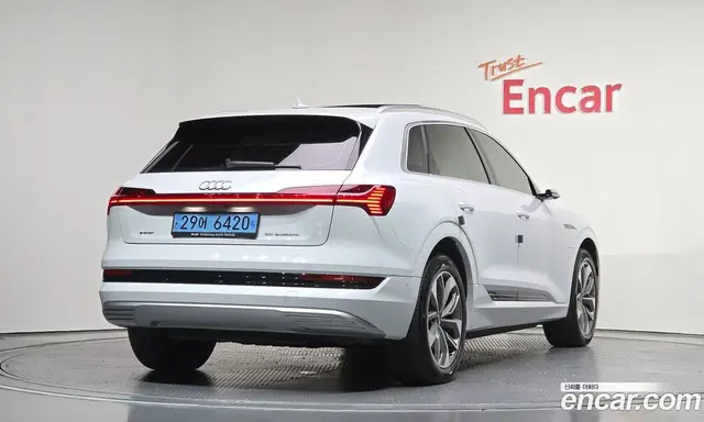 Audi e-tron 2020 0.2 автомат (гидро), миниатюра 2