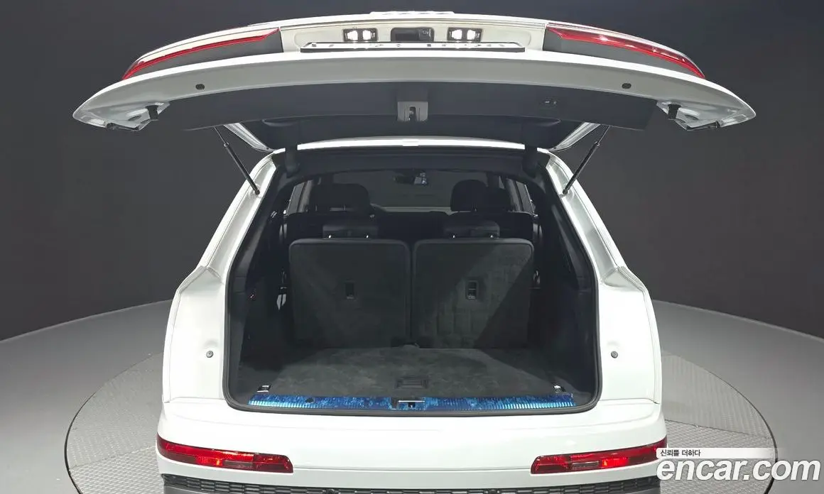 Audi Q7 2021 3.0 автомат (гидро), фото 20