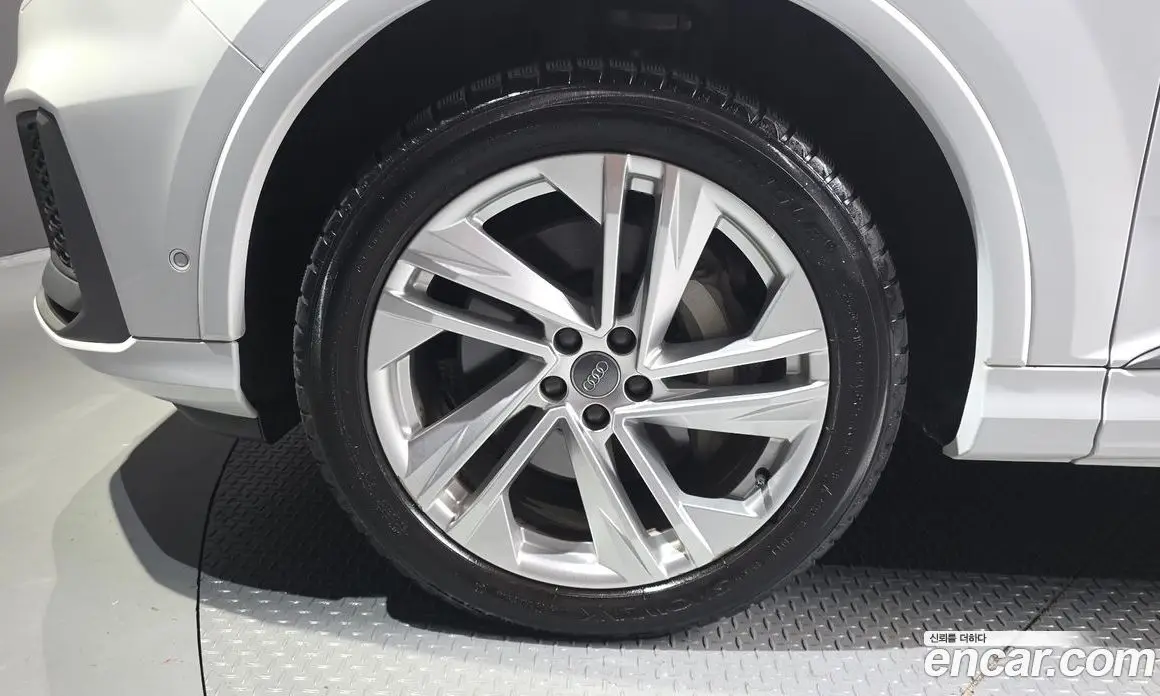 Audi Q7 2021 3.0 автомат (гидро), фото 5