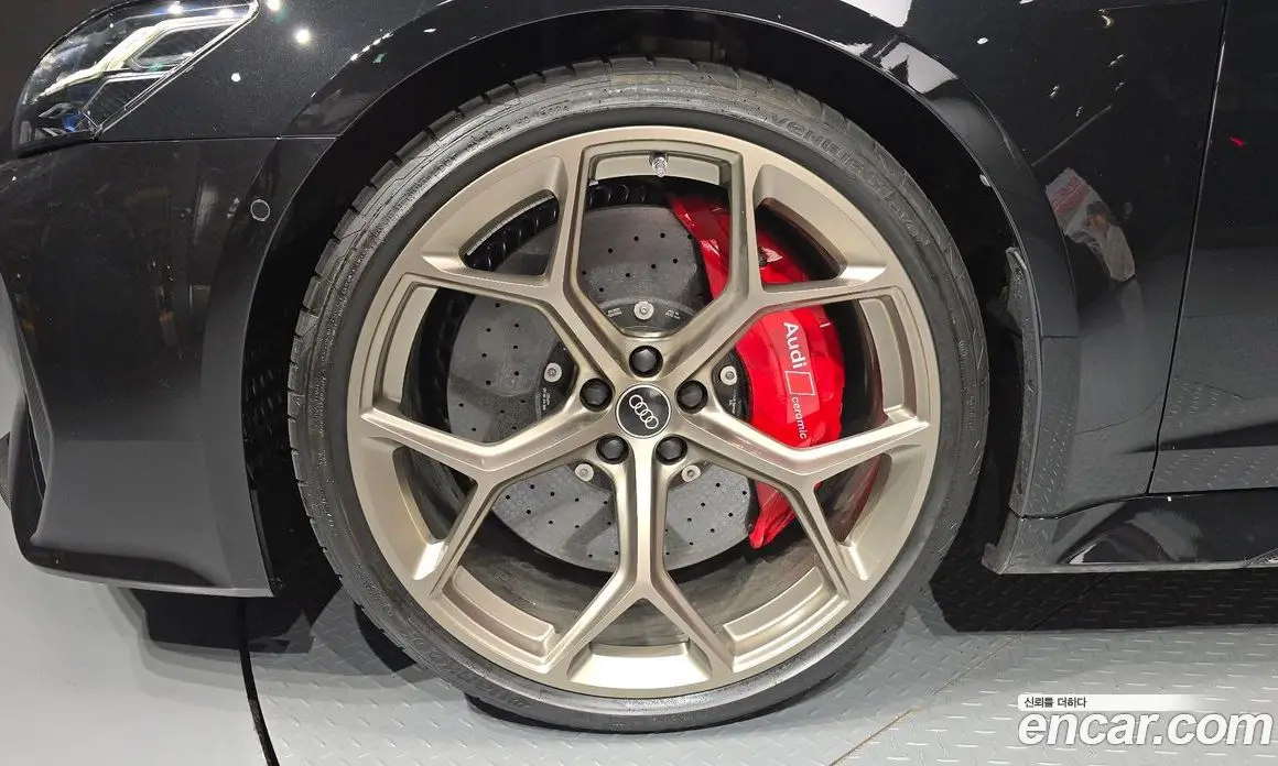 Audi RS6 2025 4.0 автомат (гидро), фото 5