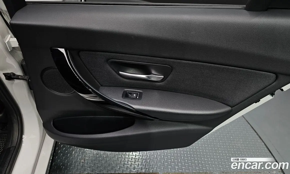 BMW 3 серия 2018 2.0 автомат (гидро), фото 15