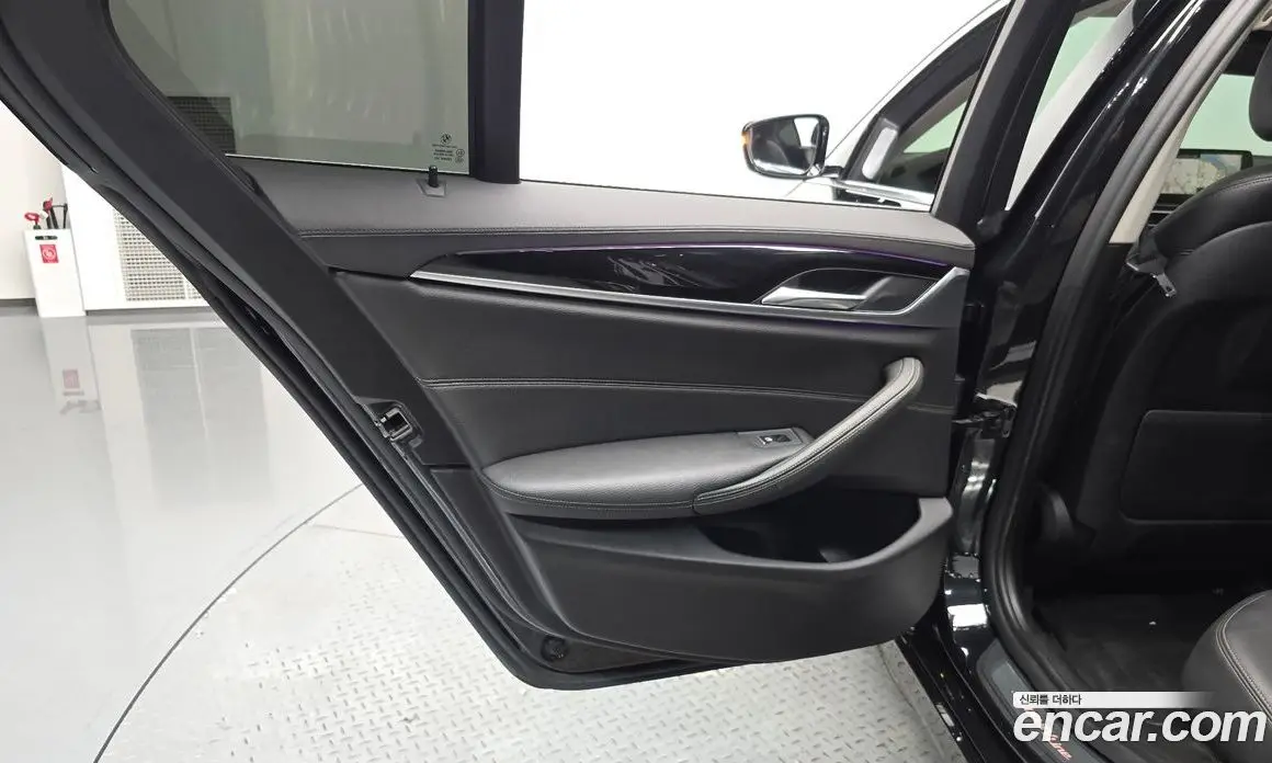 BMW 5 серия 2019 2.0 автомат (гидро), фото 15
