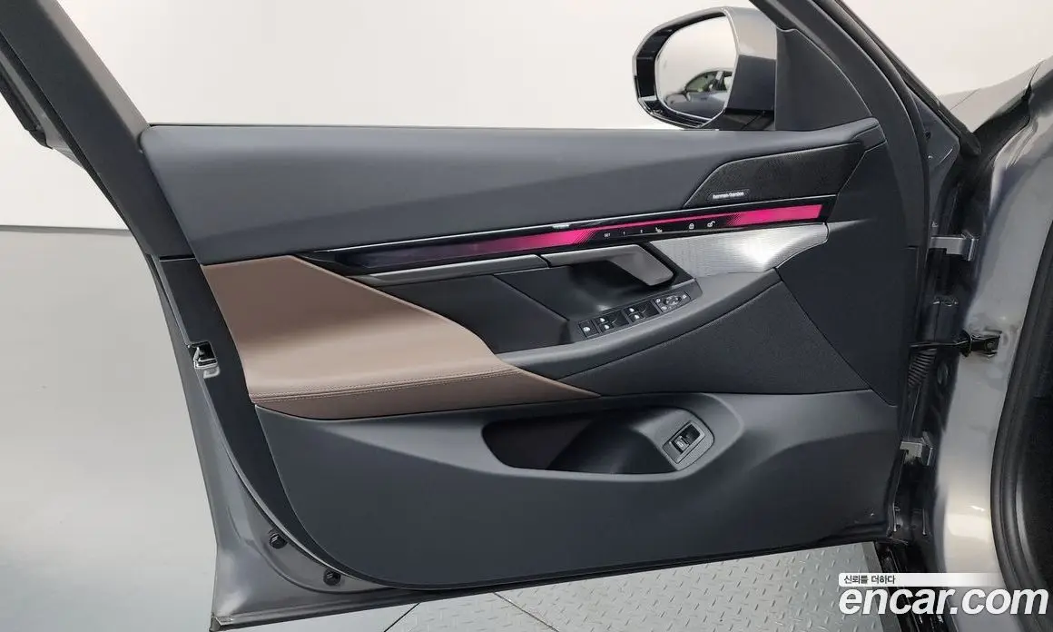 BMW 5 серия 2025 2.0 автомат (гидро), фото 14
