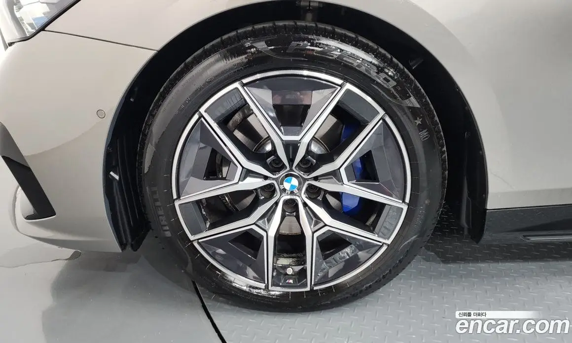 BMW 5 серия 2025 2.0 автомат (гидро), фото 5