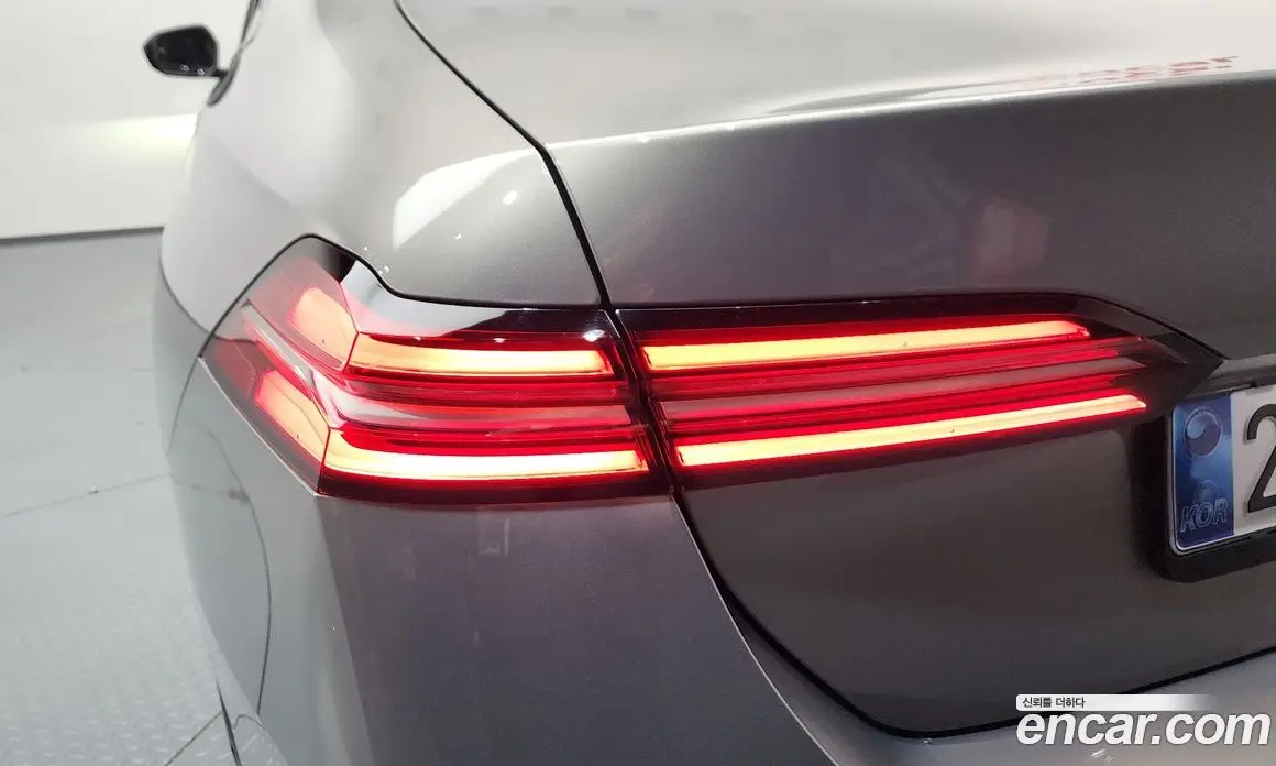BMW 5 серия 2025 2.0 автомат (гидро), фото 9
