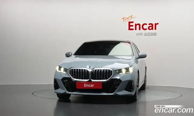 BMW 5 серия 2025 2.0 автомат (гидро), миниатюра 3