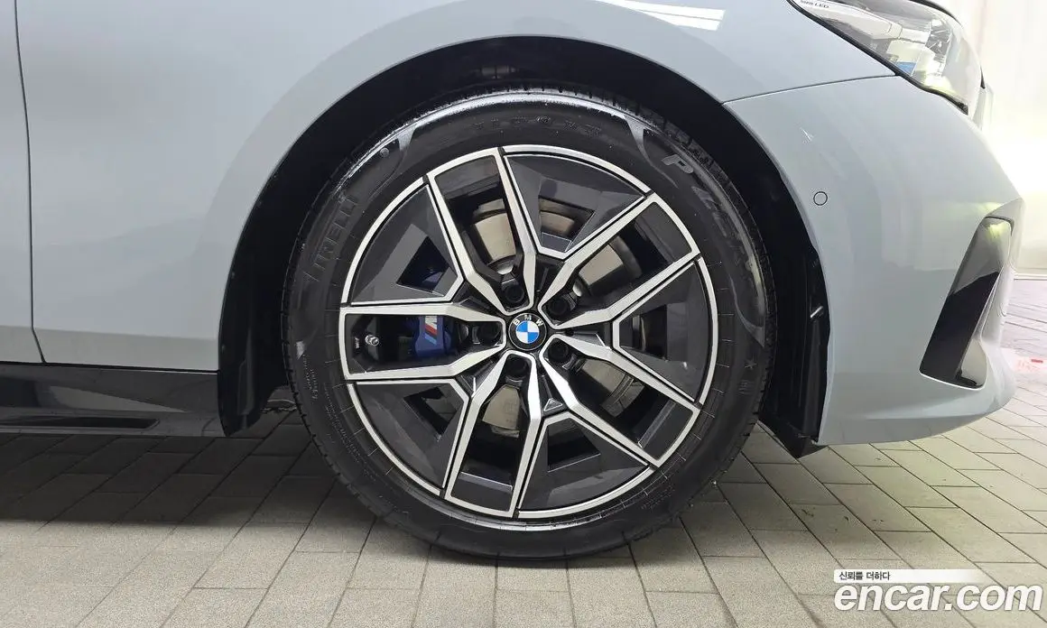 BMW 5 серия 2025 2.0 автомат (гидро), фото 7