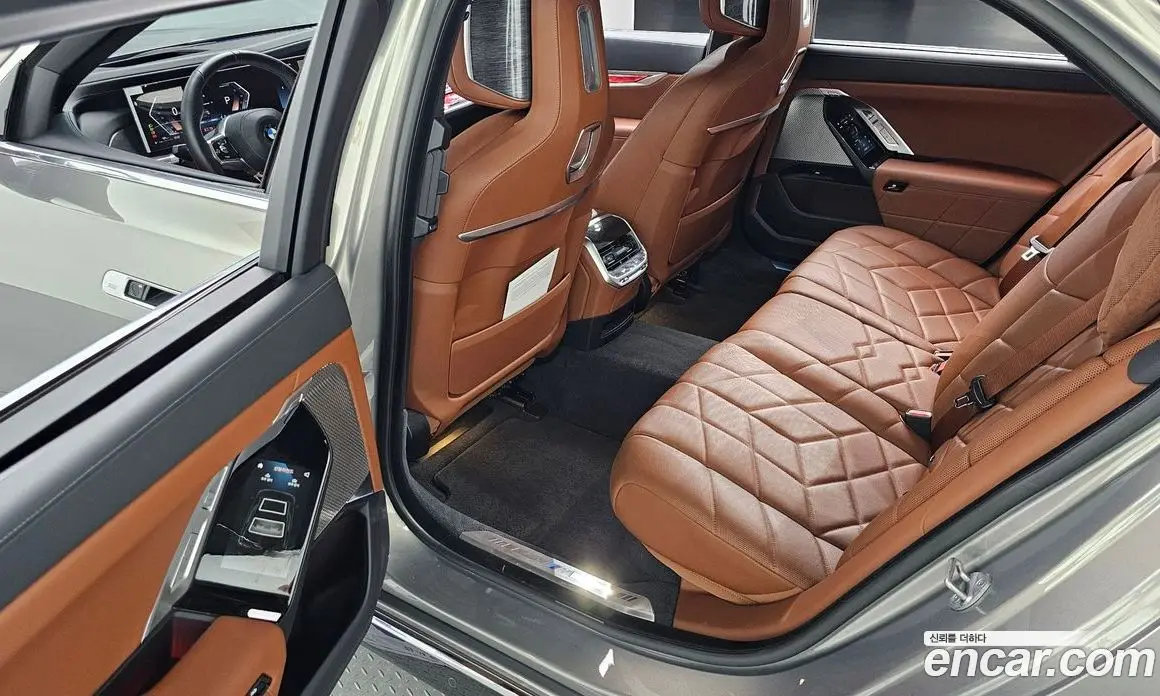 BMW 7 серия 2024 3.0 автомат (гидро), фото 17