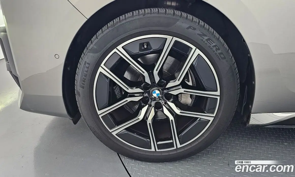 BMW 7 серия 2024 3.0 автомат (гидро), фото 5