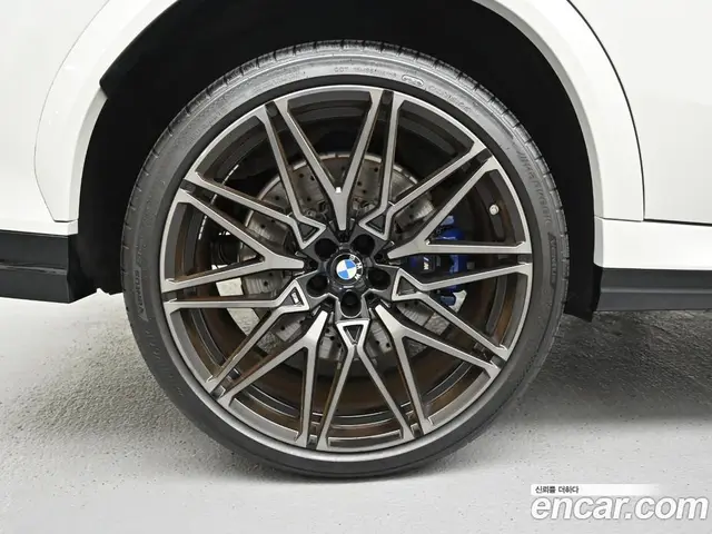 BMW X6M 2024 4.4 автомат (гидро), миниатюра 5