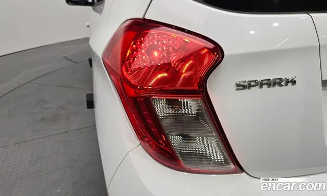 Chevrolet Spark 2015 1.0 автомат (гидро), миниатюра 9