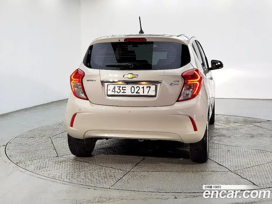 Chevrolet Spark 2016 1.0 автомат (гидро), фото 3
