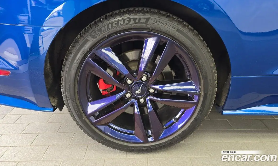Ford Mustang 2017 2.3 автомат (гидро), фото 5