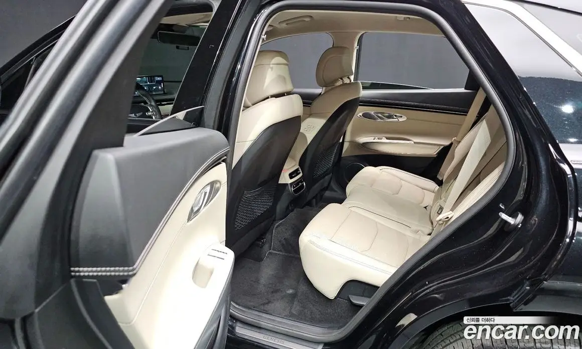 Genesis GV70 2023 2.5 автомат (гидро), фото 25