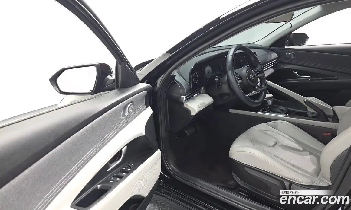 Hyundai Avante 2022 1.6 автомат (гидро), фото 13