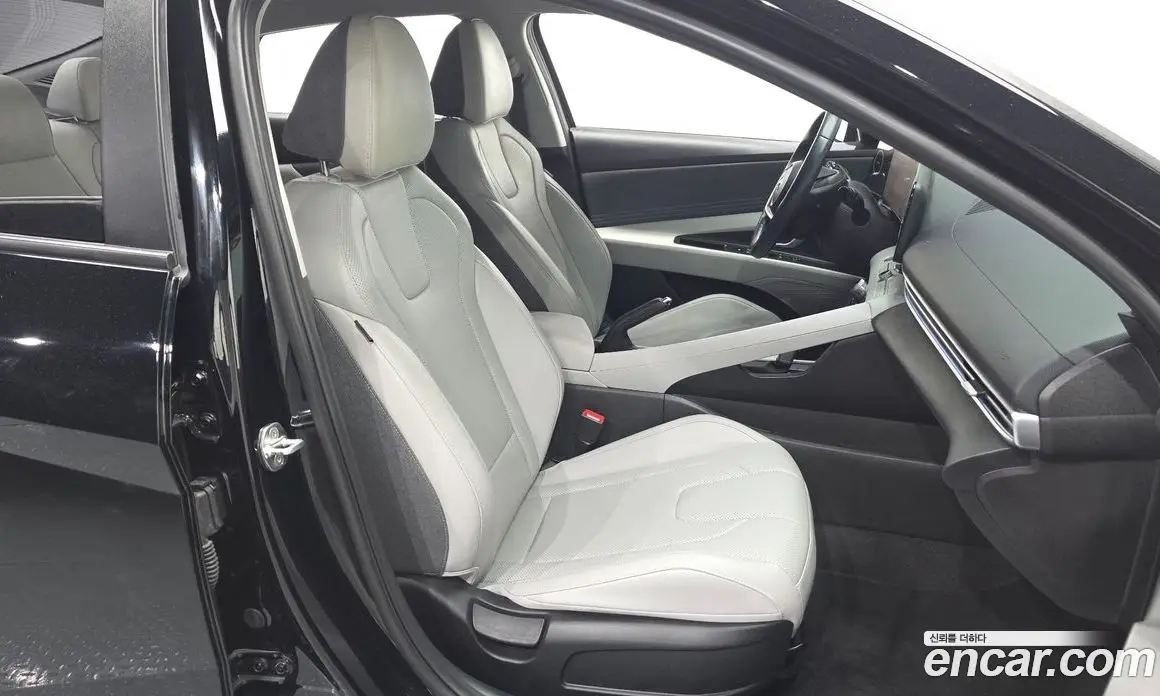Hyundai Avante 2022 1.6 автомат (гидро), фото 18