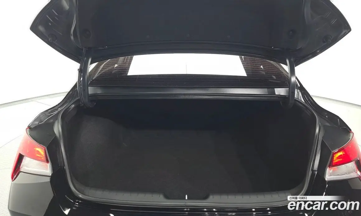 Hyundai Avante 2022 1.6 автомат (гидро), фото 26