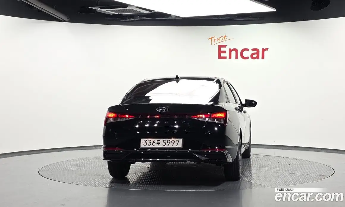 Hyundai Avante 2022 1.6 автомат (гидро), фото 4