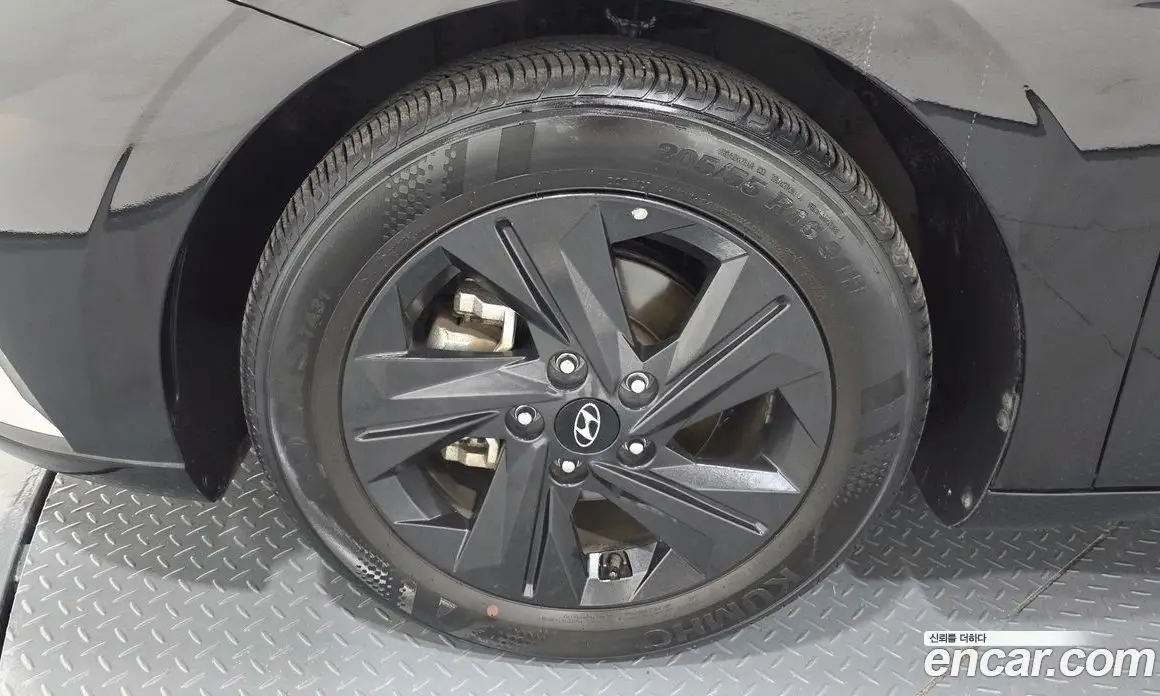 Hyundai Avante 2022 1.6 автомат (гидро), фото 5