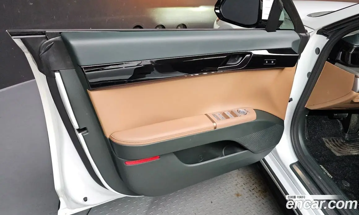 Hyundai Grandeur 2023 3.5 автомат (гидро), фото 14
