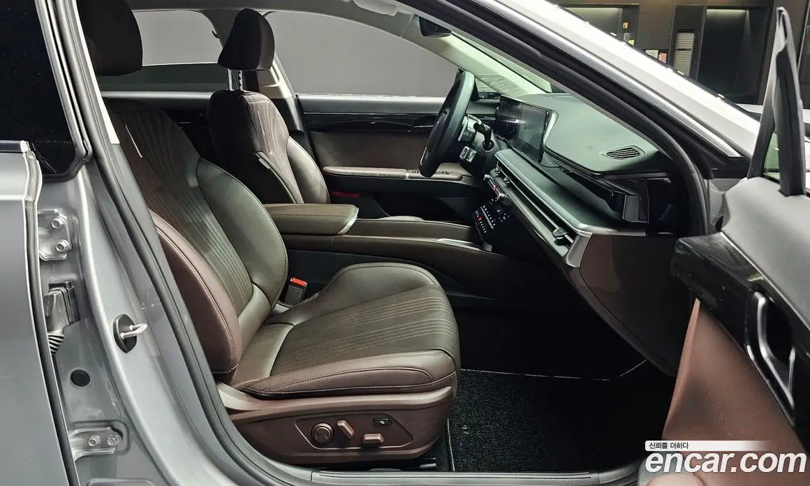 Hyundai Grandeur 2023 2.5 автомат (гидро), фото 17