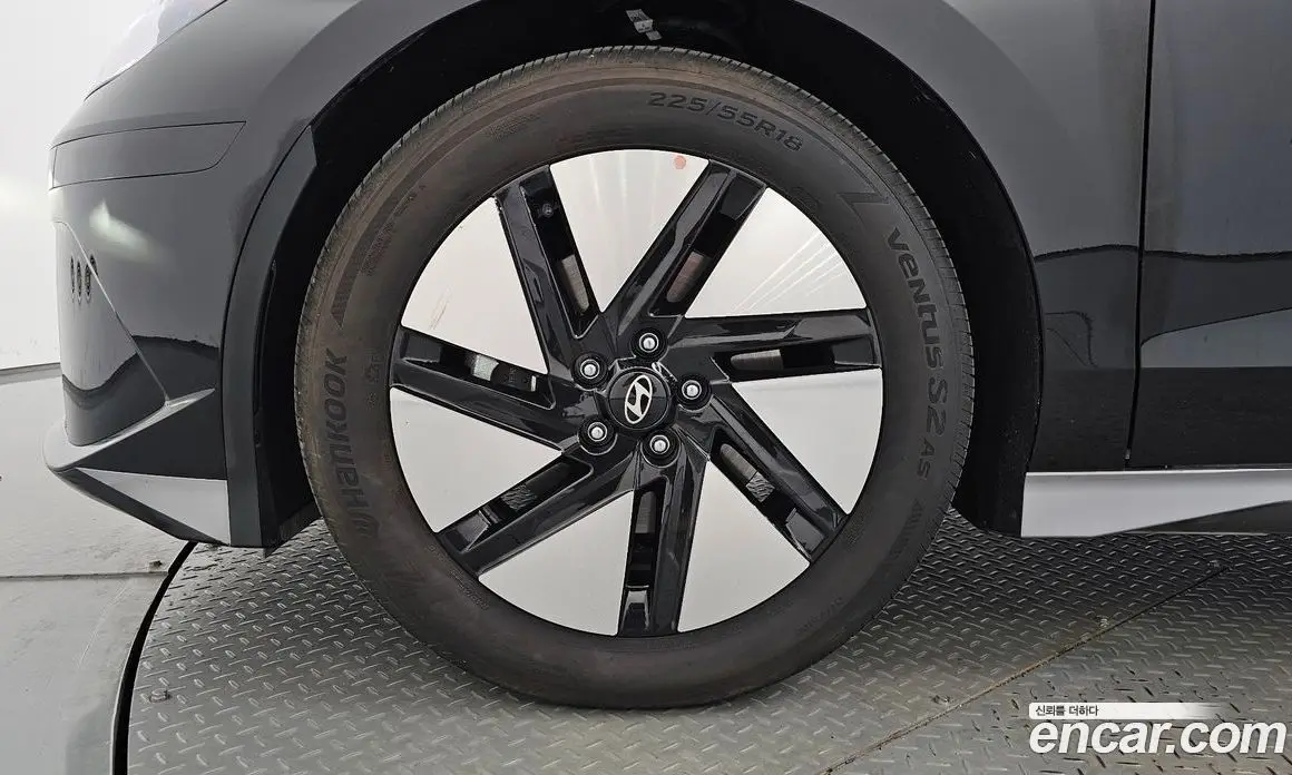 Hyundai Ioniq 6 2024 0.1 автомат (гидро), фото 4