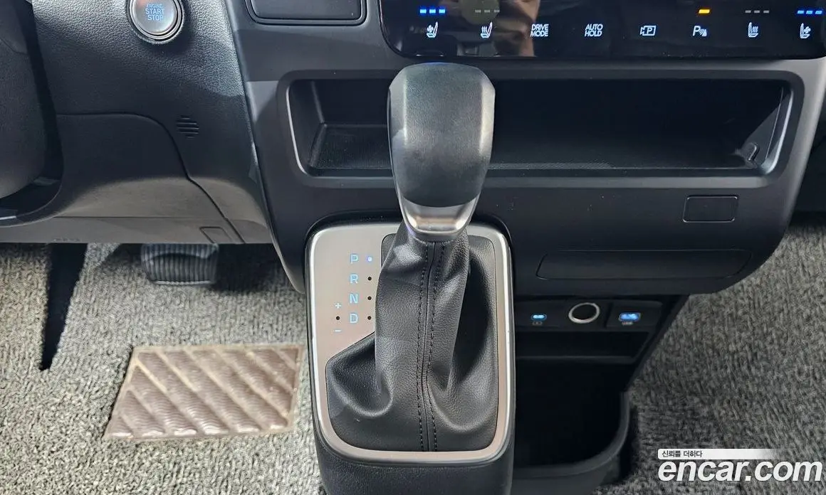 Hyundai Staria 2024 2.2 автомат (гидро), фото 11