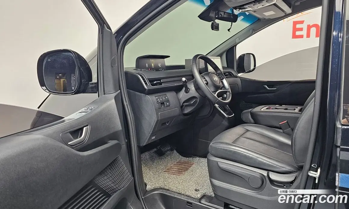Hyundai Staria 2024 2.2 автомат (гидро), фото 12