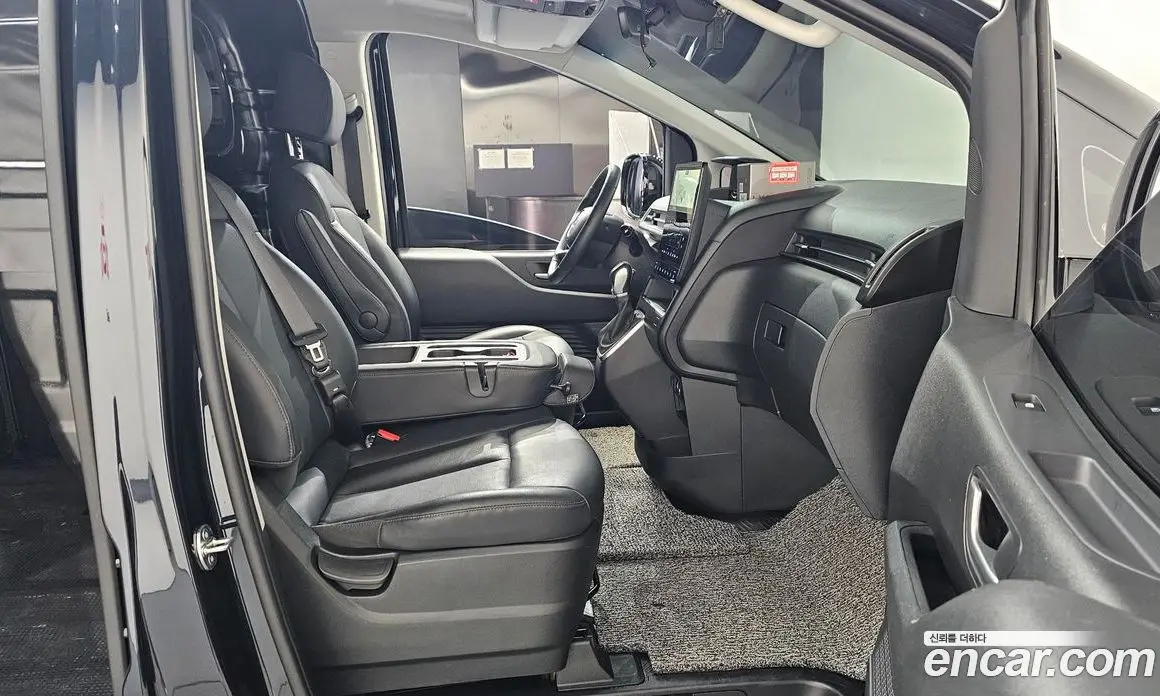 Hyundai Staria 2024 2.2 автомат (гидро), фото 15