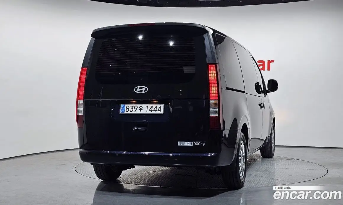 Hyundai Staria 2024 2.2 автомат (гидро), фото 3