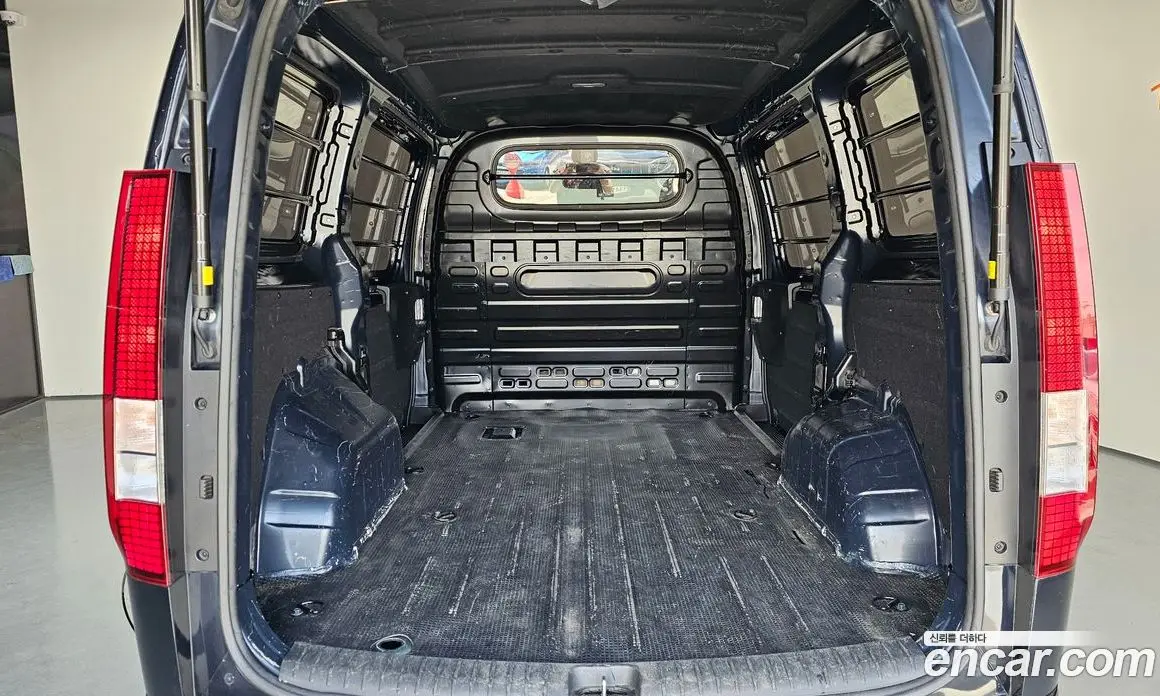 Hyundai Staria 2024 2.2 автомат (гидро), фото 28