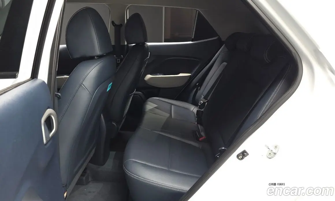 Hyundai Venue 2022 1.6 автомат (гидро), фото 16