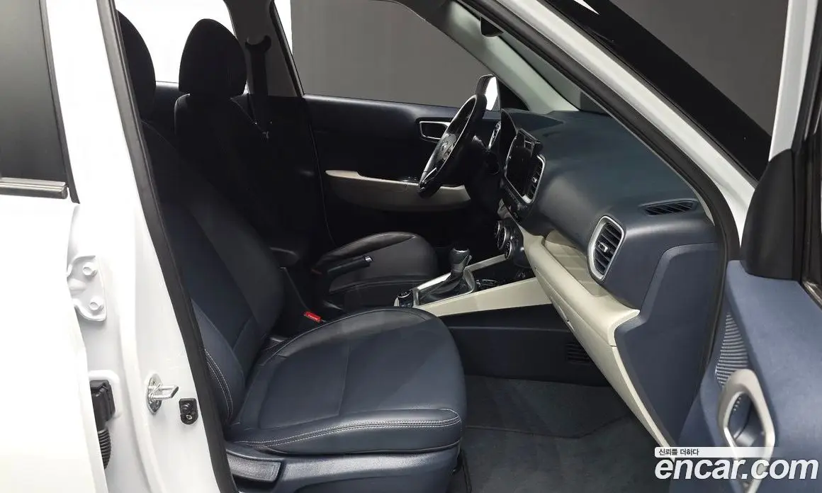 Hyundai Venue 2022 1.6 автомат (гидро), фото 18