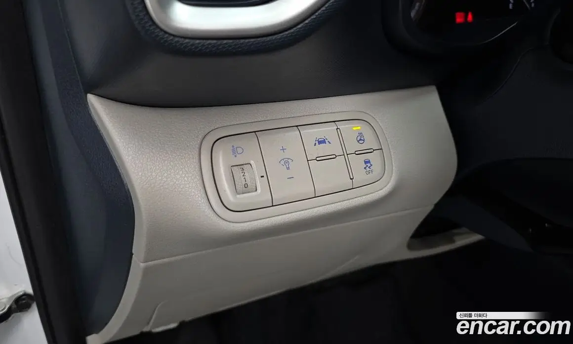 Hyundai Venue 2022 1.6 автомат (гидро), фото 22