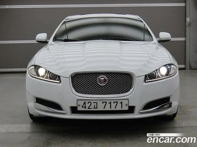 Jaguar XF 2015 2.2 автомат (гидро), миниатюра 2 Jaguar XF 2015 2.2 автомат (гидро), миниатюра 2