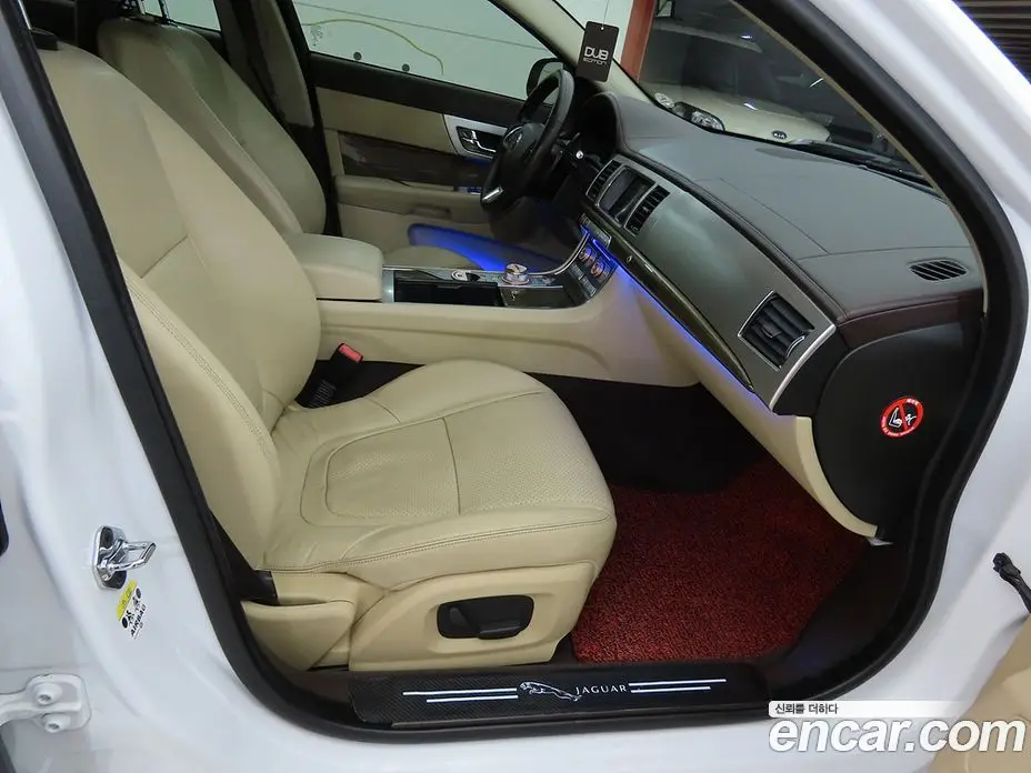 Jaguar XF 2015 2.2 автомат (гидро), фото 16 Jaguar XF 2015 2.2 автомат (гидро), фото 16