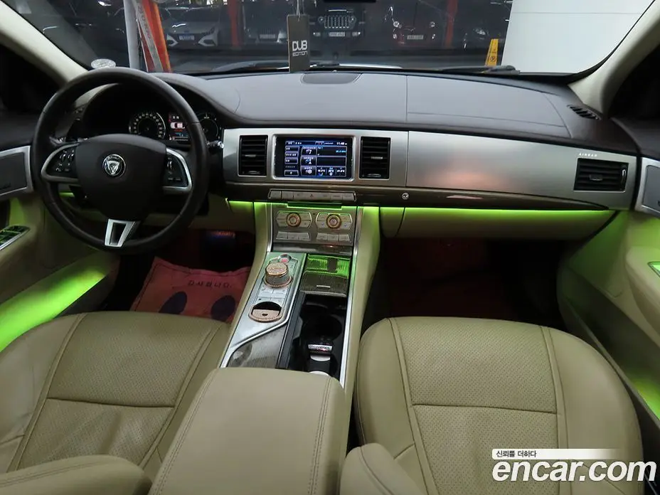 Jaguar XF 2015 2.2 автомат (гидро), фото 6 Jaguar XF 2015 2.2 автомат (гидро), фото 6