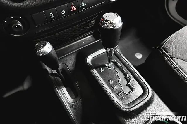 Jeep Wrangler 2017 3.6 автомат (гидро), миниатюра 9