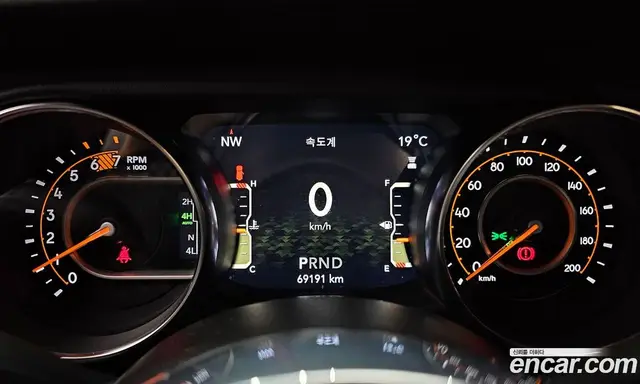 Jeep Wrangler 2021 2.0 автомат (гидро), миниатюра 11