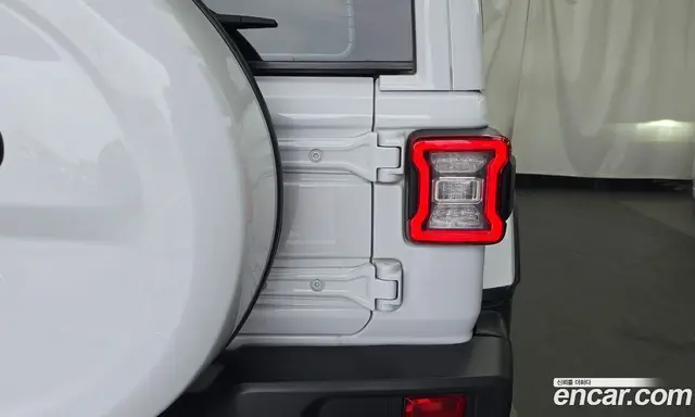 Jeep Wrangler 2022 2.0 автомат (гидро), миниатюра 9