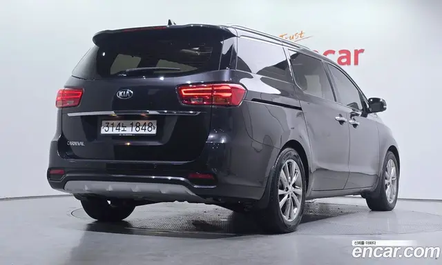 Kia Carnival 2019 2.2 автомат (гидро), миниатюра 2