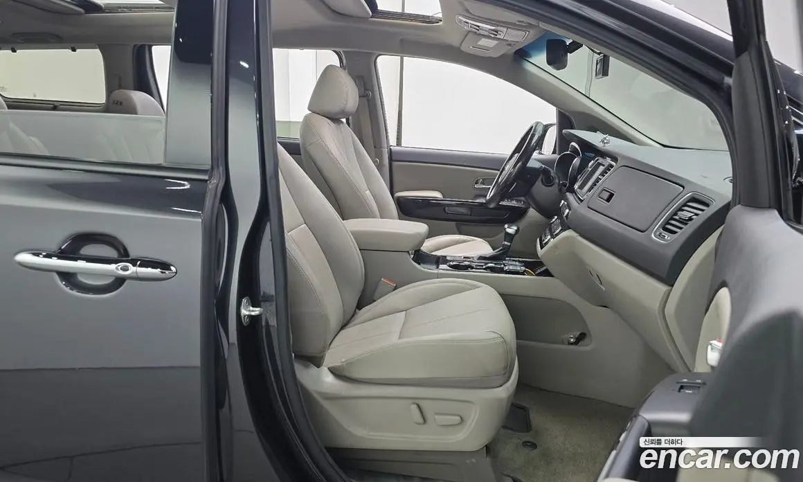 Kia Carnival 2019 2.2 автомат (гидро), фото 16
